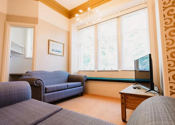 Atholl Apartment - A Unique Apartment In Countryside Park With Wifi And Access To Pool And Bar